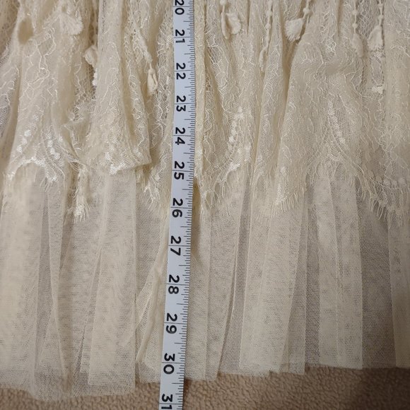 Beautiful Ryu M/L Ivory Crochet Lace Top - Picture 7 of 8